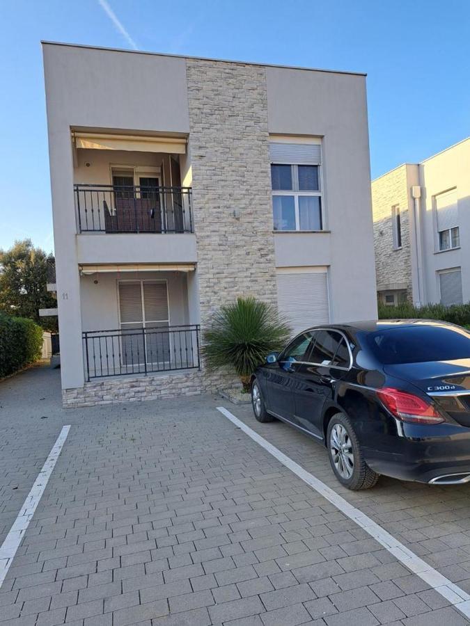 Apartman Lozancic Vir Eksteriør billede